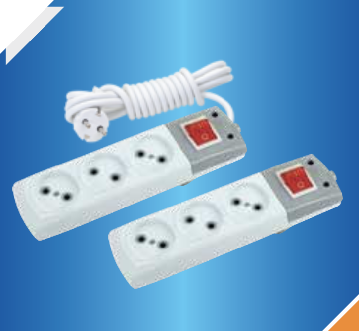 დამაგრძელებელი 3-იანი 5 მ კაბელით  ჩამრთველით /DE-PA 3 Gang Socket , with switch 5 m cord