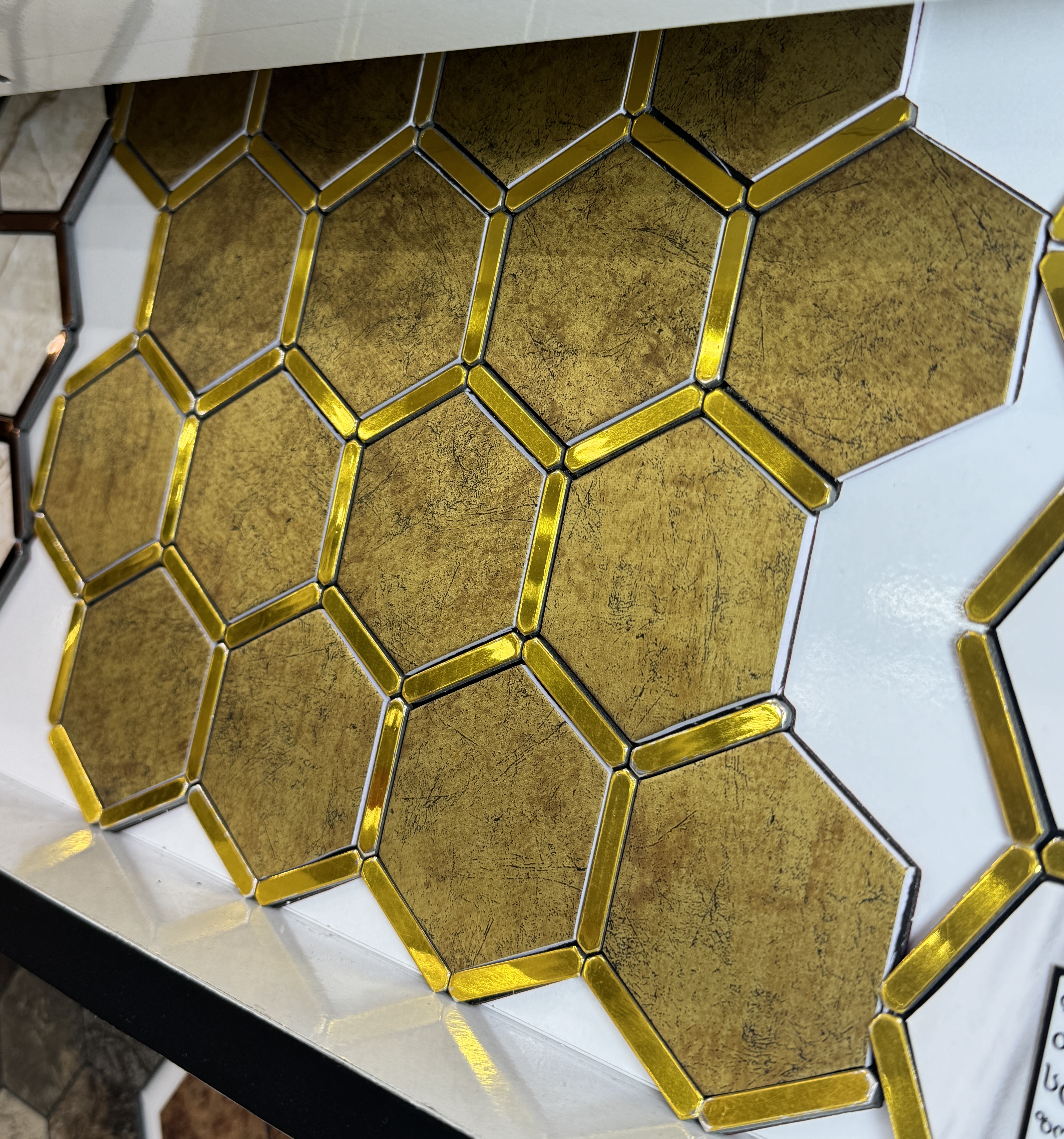 თვითწებვადი დეკორატიული კედლის სტიკერი; 26სმx29სმ (1-66)