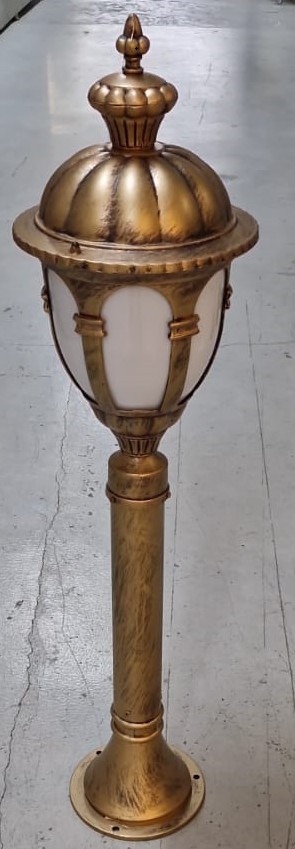 ეზოს ლამპიონი ბოძით 10-3 BK123X25X56.5 (ოქროსფეერი)