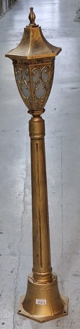 ეზოს ლამპიონი ბოძით 10-2 BK 98X20X44.5 (ოქროსფერი)