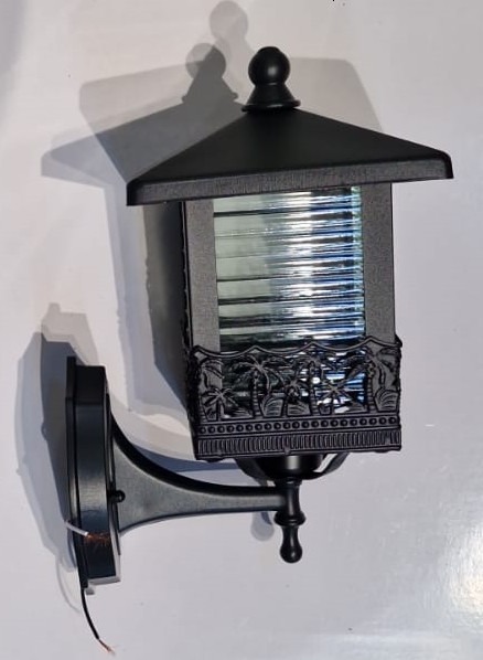 კედლის ლამპიონი  10-13 BL (შავი) 16,5სმX16.5სმX20სმ