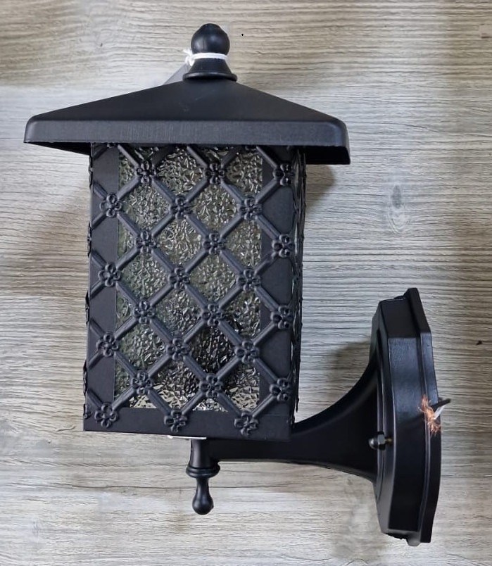 კედლის ლამპიონი  10-15 BL (შავი) 16,5სმX16.5სმX20სმ