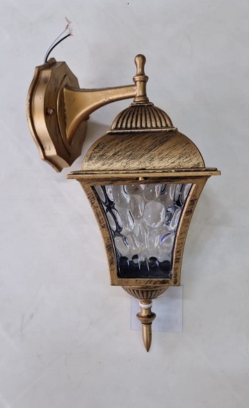 კედლის ლამპიონი  10-4 BK (ოქროსფერი) 16,5სმX16.5სმX20სმ