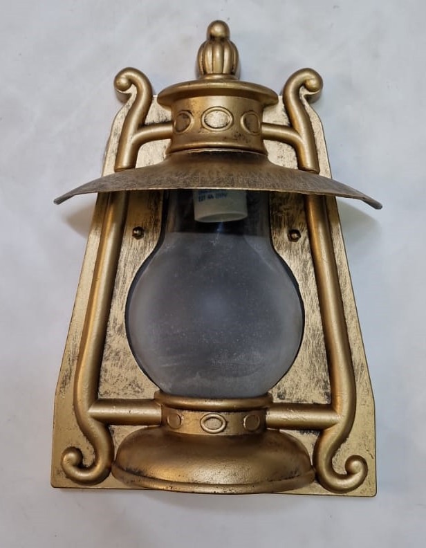 კედლის ლამპიონი  10-8 BK (ოქროსფერი) 32.5X22X9.5